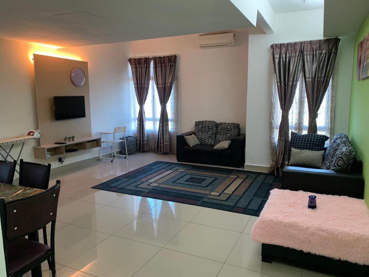 Kb Wakaf Che Yeh Apartment Кота Бару Екстериор снимка