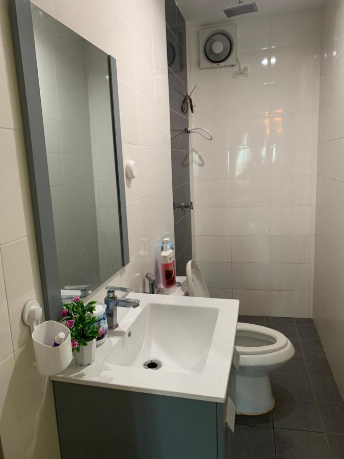 Kb Wakaf Che Yeh Apartment Кота Бару Екстериор снимка